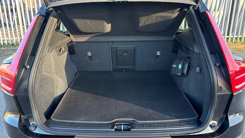 Volvo Xc40 1.5 T4 Recharge PHEV Plus Dark 5dr Auto Estate